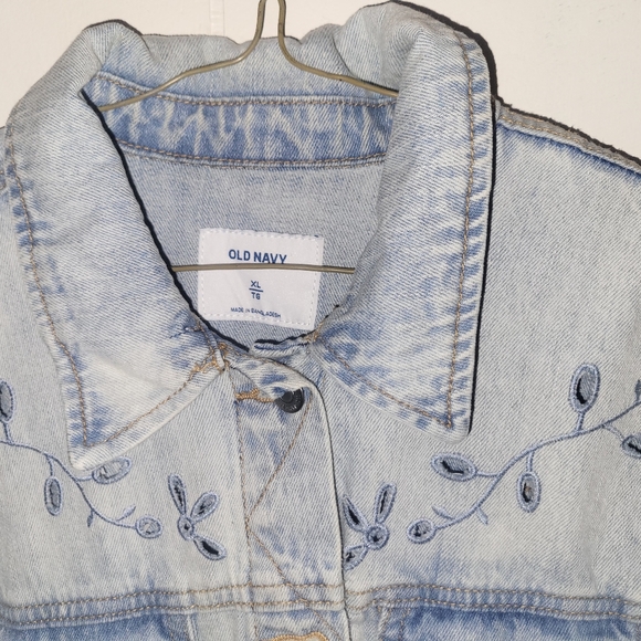Old navy light wash denim jean jacket size xl eyelet floral - Picture 3 of 4